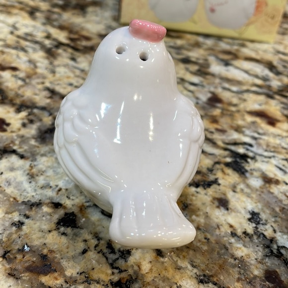 NEW IN BOX Mr. and Mrs. Chicken Salt and Pepper Shakers - Picture 3 of 7